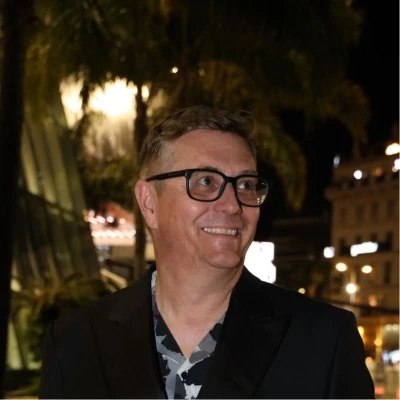 Portrait of Dr Dave Ranyard.